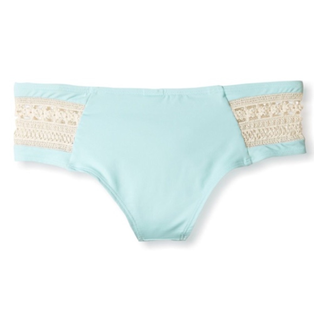 l*space // crochet bandeau/hipster bottom bikini - Picture 6 of 6